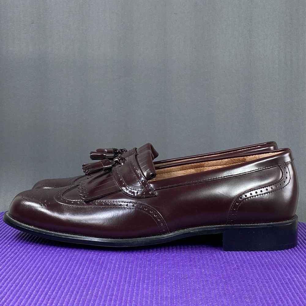 Bostonian Classics Wingtip Kiltie Tassel Loafers mens size 10 (never worn)